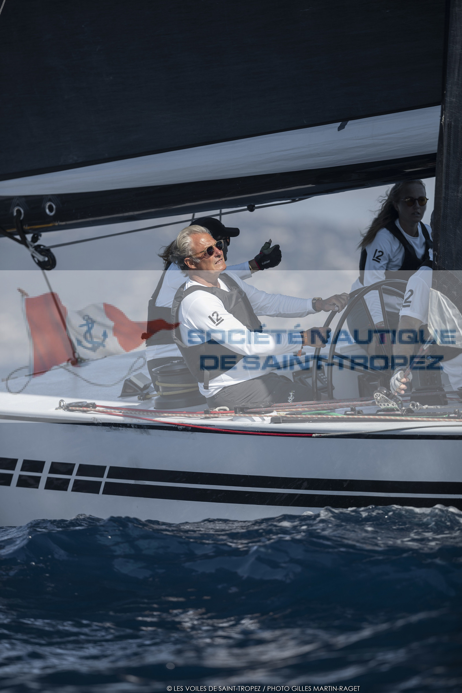 06 10 2022, Saint-Tropez (FRA,83), Voiles de Saint-Tropez 2022,  Maxis Club 55 Cupentre les deux Wallycento Magic Carpet Cubed et Tango, défi French Kiss vs Kiwi Magic