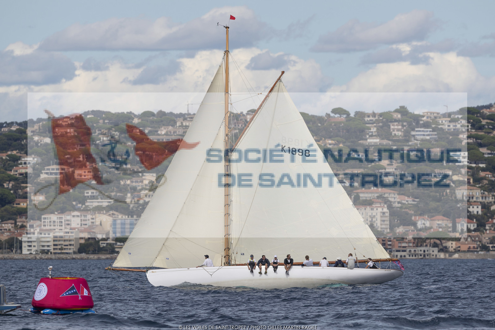 29  2022, Saint-Tropez (FRA,83), Les Voiles de Saint-Tropez 2022, journée des défis, Kismet remporte la course des centenaires